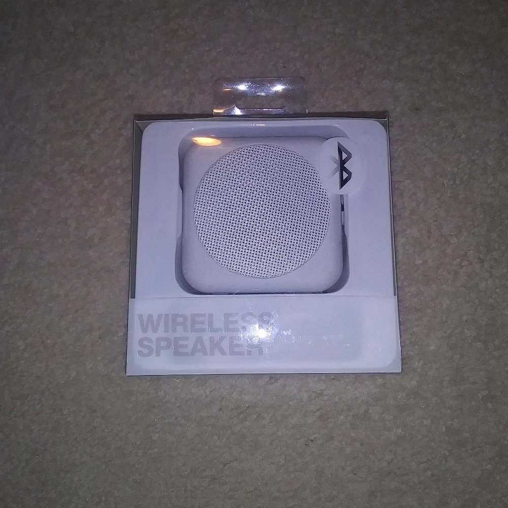 Wireless Speaker White--Bluetooth-600mAh